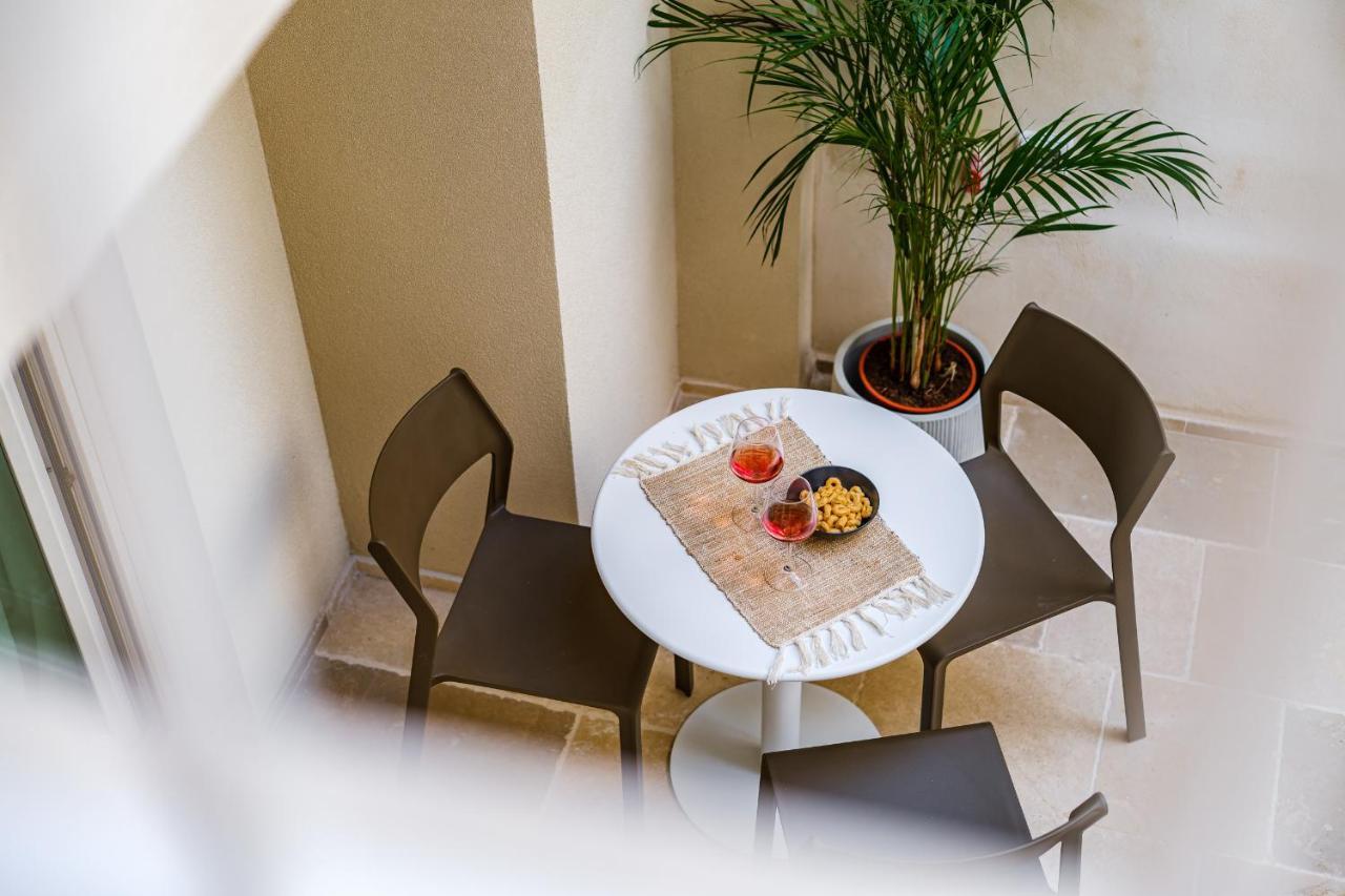 Helloapulia Charming Palazzo Clemente - Self-Catering Suites With Aircondition Monopoli Ngoại thất bức ảnh
