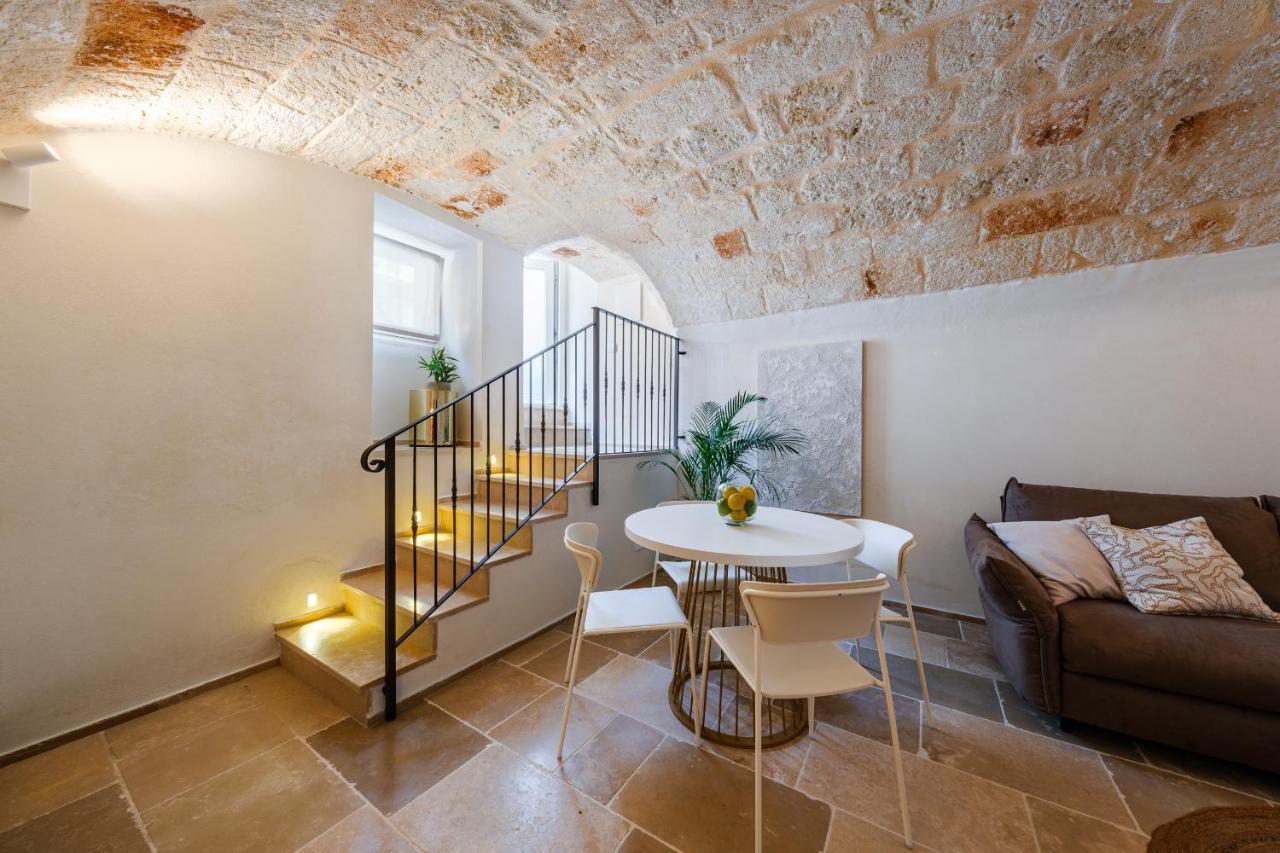 Helloapulia Charming Palazzo Clemente - Self-Catering Suites With Aircondition Monopoli Ngoại thất bức ảnh