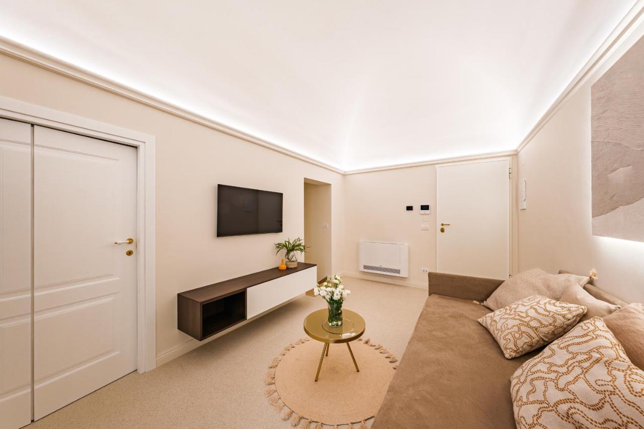 Helloapulia Charming Palazzo Clemente - Self-Catering Suites With Aircondition Monopoli Ngoại thất bức ảnh