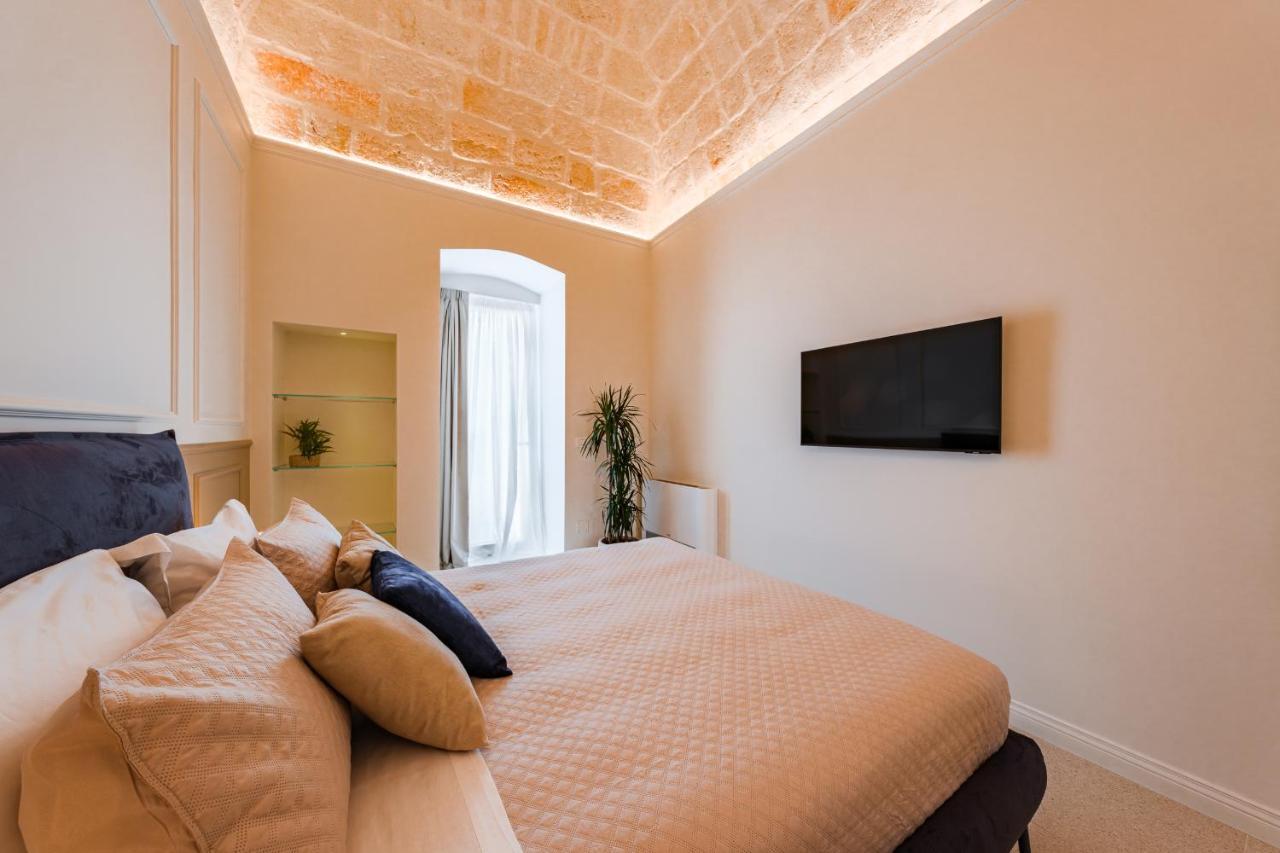 Helloapulia Charming Palazzo Clemente - Self-Catering Suites With Aircondition Monopoli Ngoại thất bức ảnh