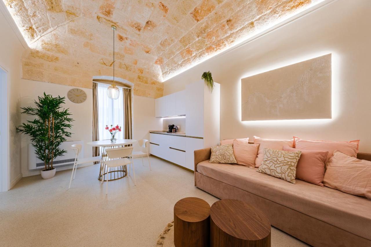 Helloapulia Charming Palazzo Clemente - Self-Catering Suites With Aircondition Monopoli Ngoại thất bức ảnh