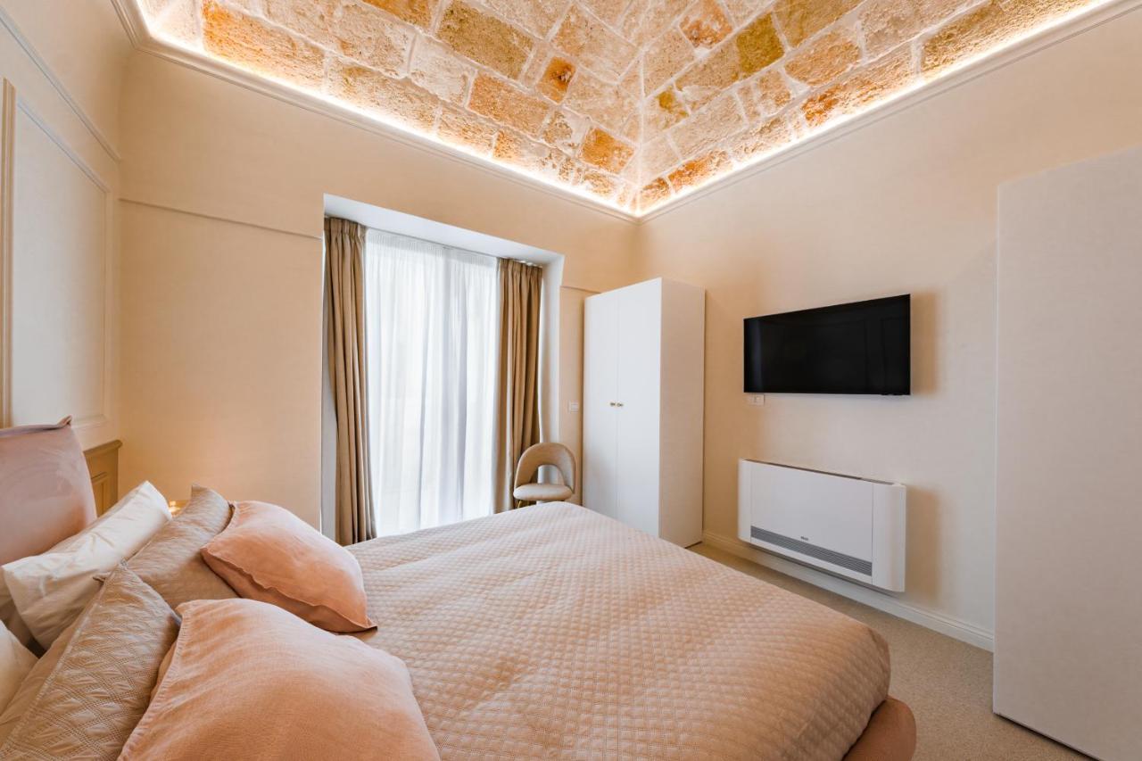 Helloapulia Charming Palazzo Clemente - Self-Catering Suites With Aircondition Monopoli Ngoại thất bức ảnh