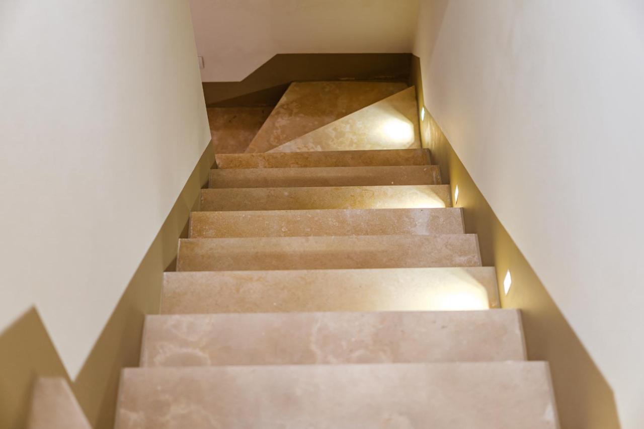 Helloapulia Charming Palazzo Clemente - Self-Catering Suites With Aircondition Monopoli Ngoại thất bức ảnh