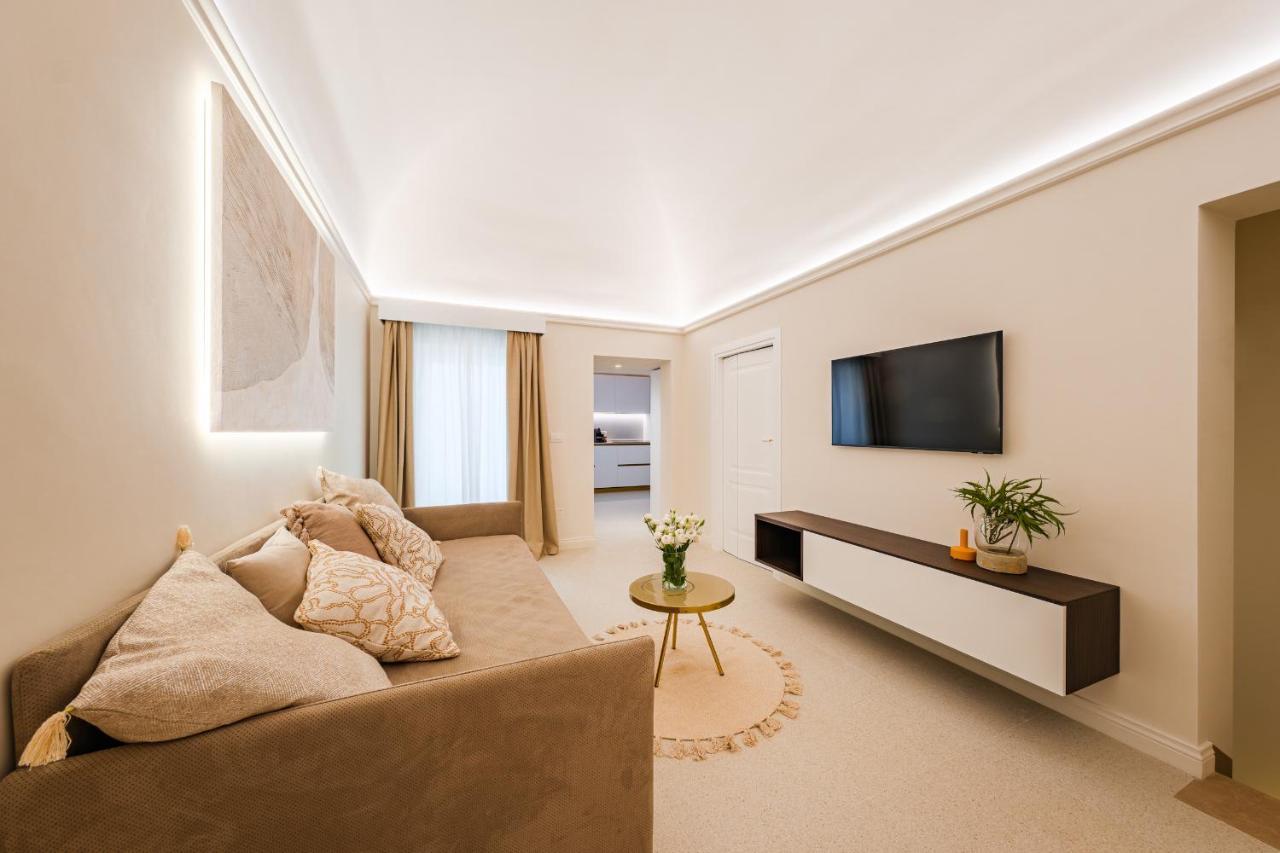 Helloapulia Charming Palazzo Clemente - Self-Catering Suites With Aircondition Monopoli Ngoại thất bức ảnh