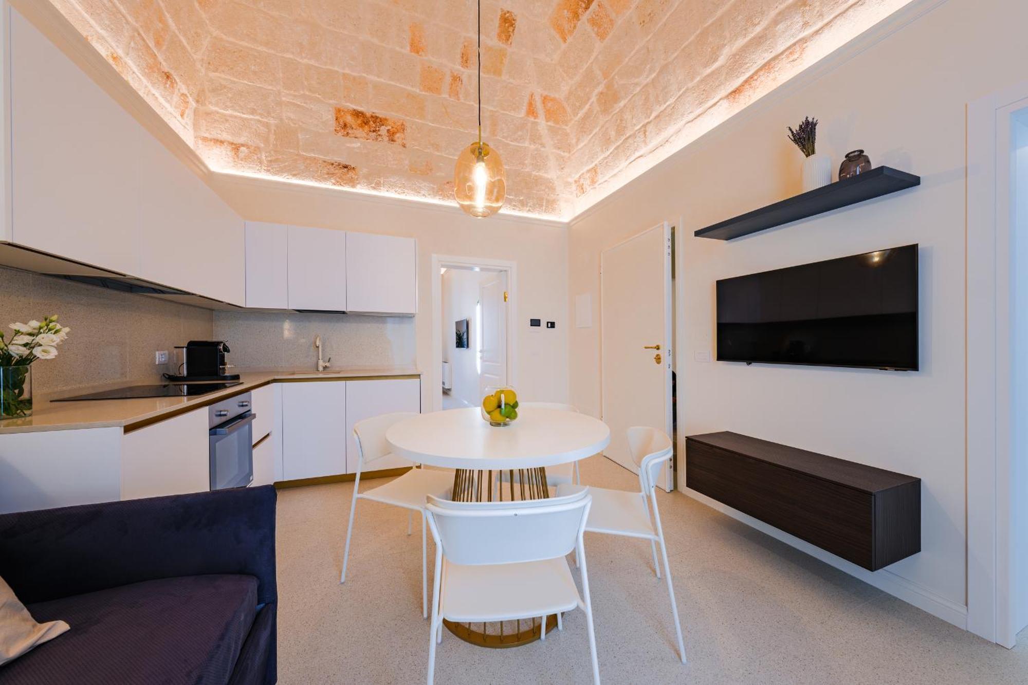 Helloapulia Charming Palazzo Clemente - Self-Catering Suites With Aircondition Monopoli Ngoại thất bức ảnh